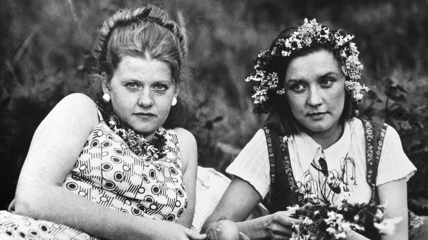 ВЦИОМ: Любимые фильмы советского периода у россиян – «Москва слезам не верит» и «Девчата»