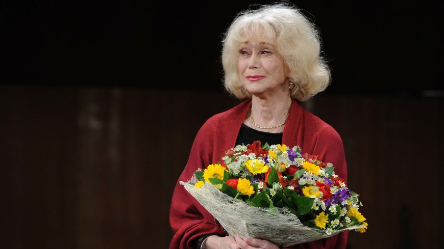 Праздник на сцене: актриса Светлана Немоляева отмечает 85-летие